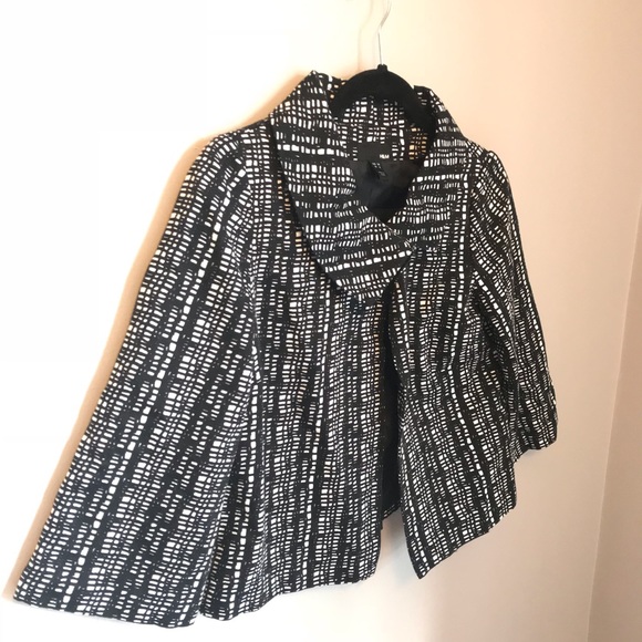 H&M Jackets & Blazers - H&M cropped swing jacket black & white